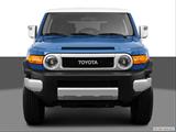 2013 Toyota FJ Cruiser Low/wide front photo